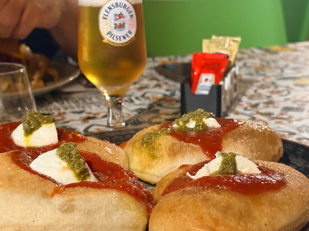 Raftel Pizzeria Hamburgheria Lounge Bar
