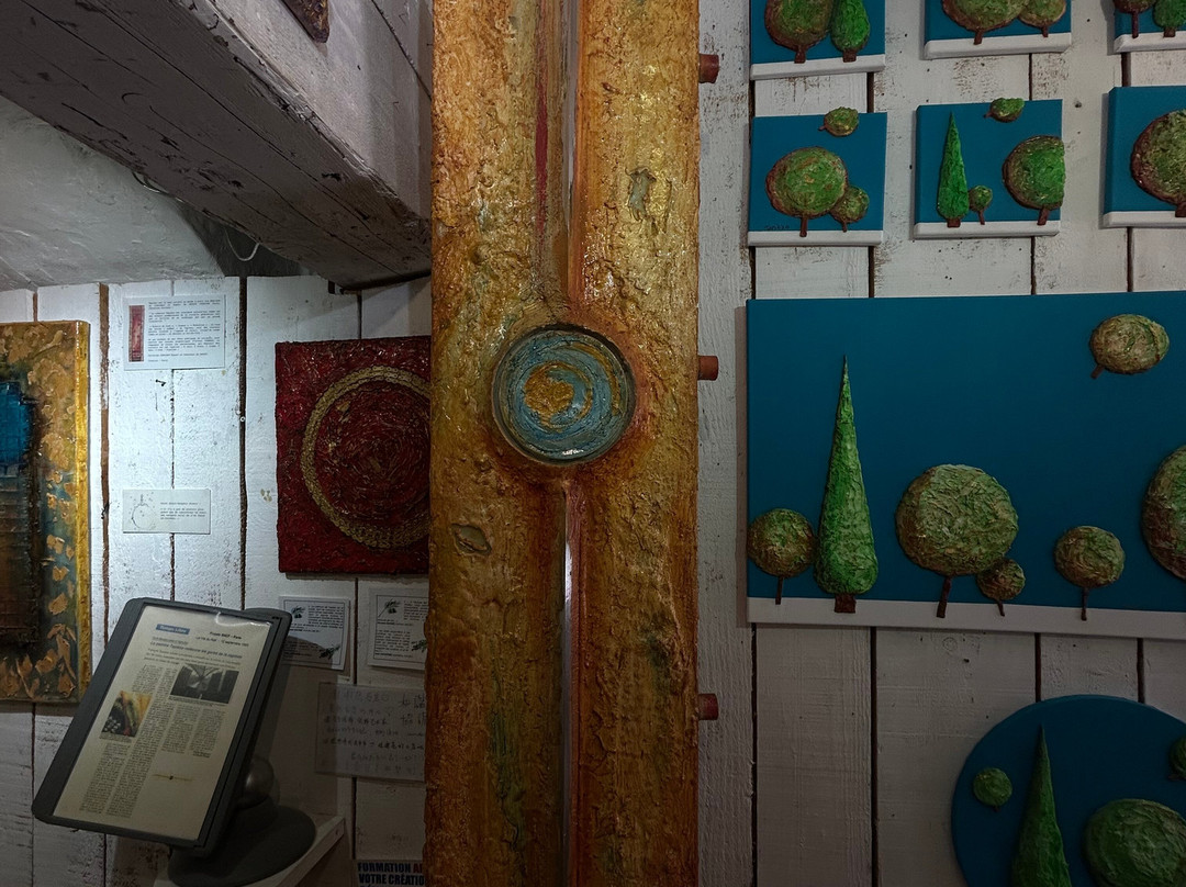 Art Gallery Contemporary Tapiézo-Roussillon必去景点
