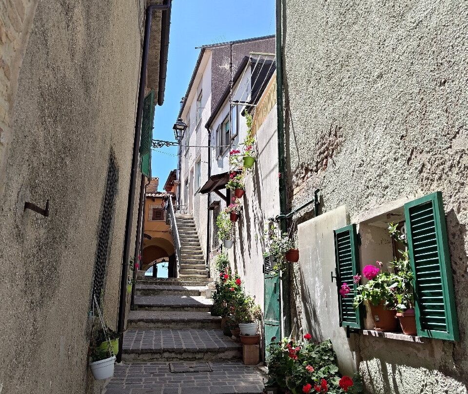 Borgo Antico di Mutignano-Pineto必去景点