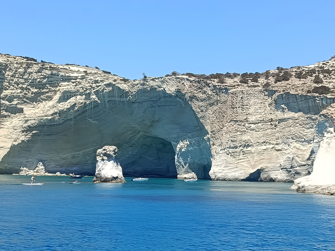 Delfinia boat tours - half day-米洛斯岛必去景点