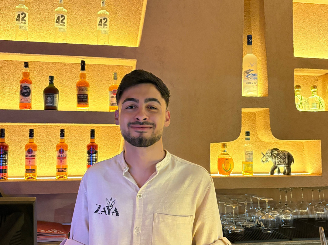 Zaya resto bar