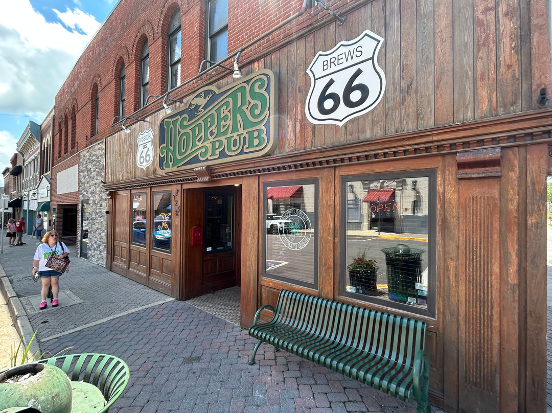 Hoppers Pub