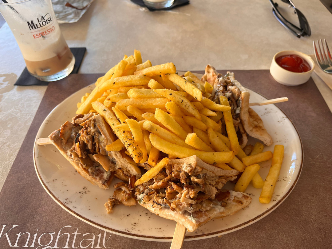 Knightail All Day Cafe Bar