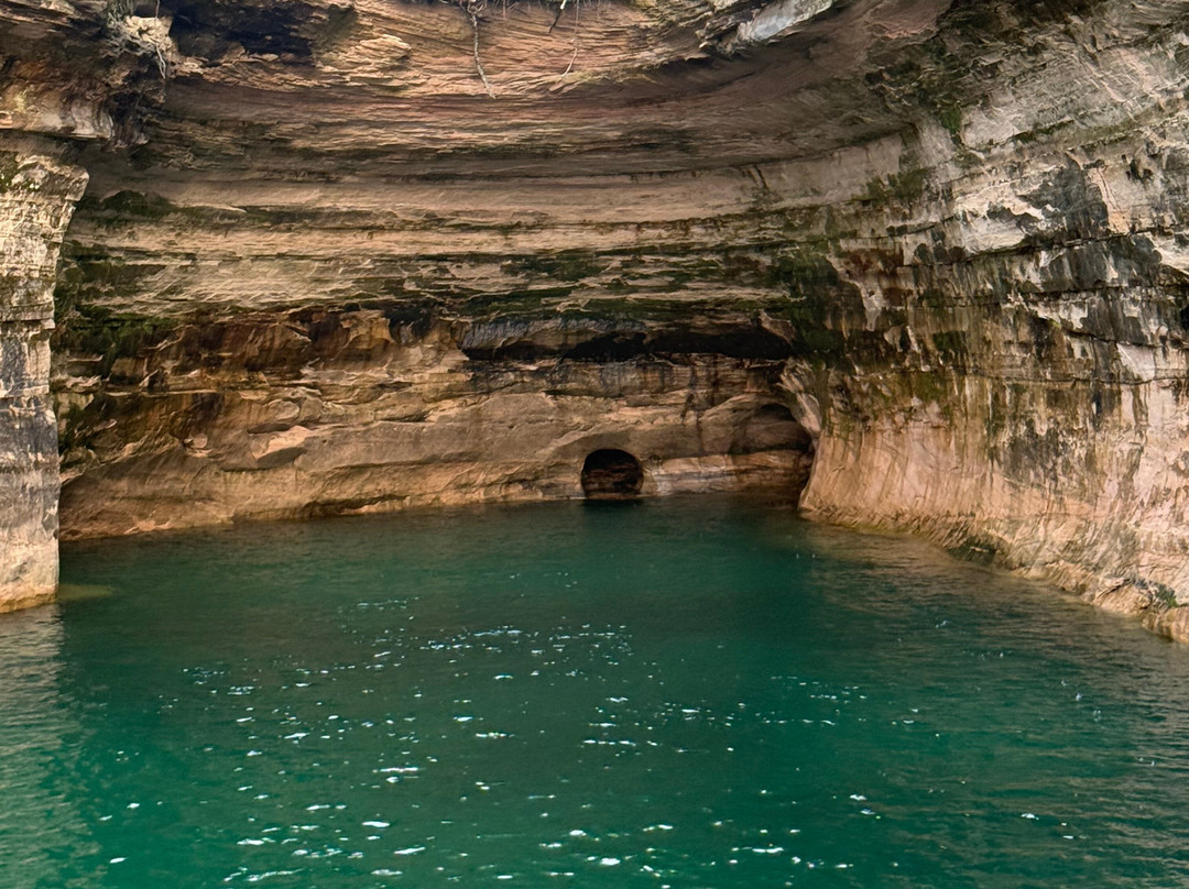 Pictured Rocks Cruises-缪尼辛必去景点
