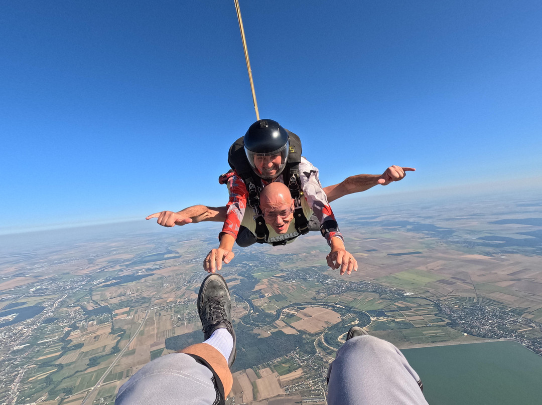 Tnt Brothers Skydiving Bucharest-Clinceni必去景点