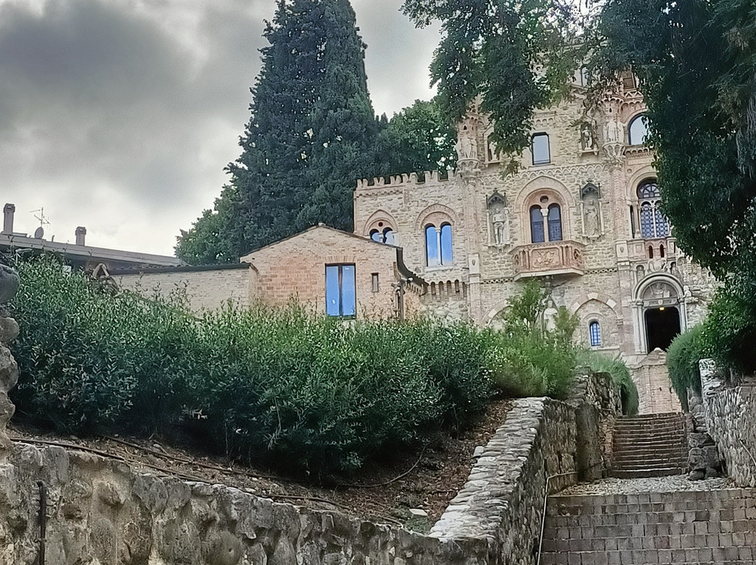 Castello Della Monica-泰拉莫必去景点