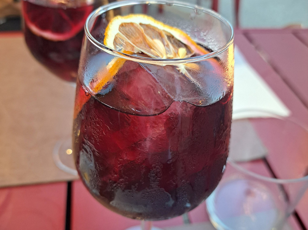 爱吉亚酒店主图