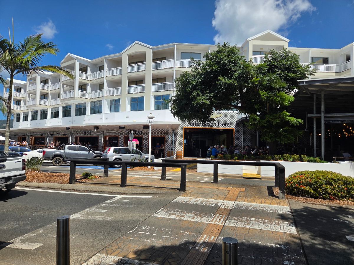 艾利滩酒店-旅行者