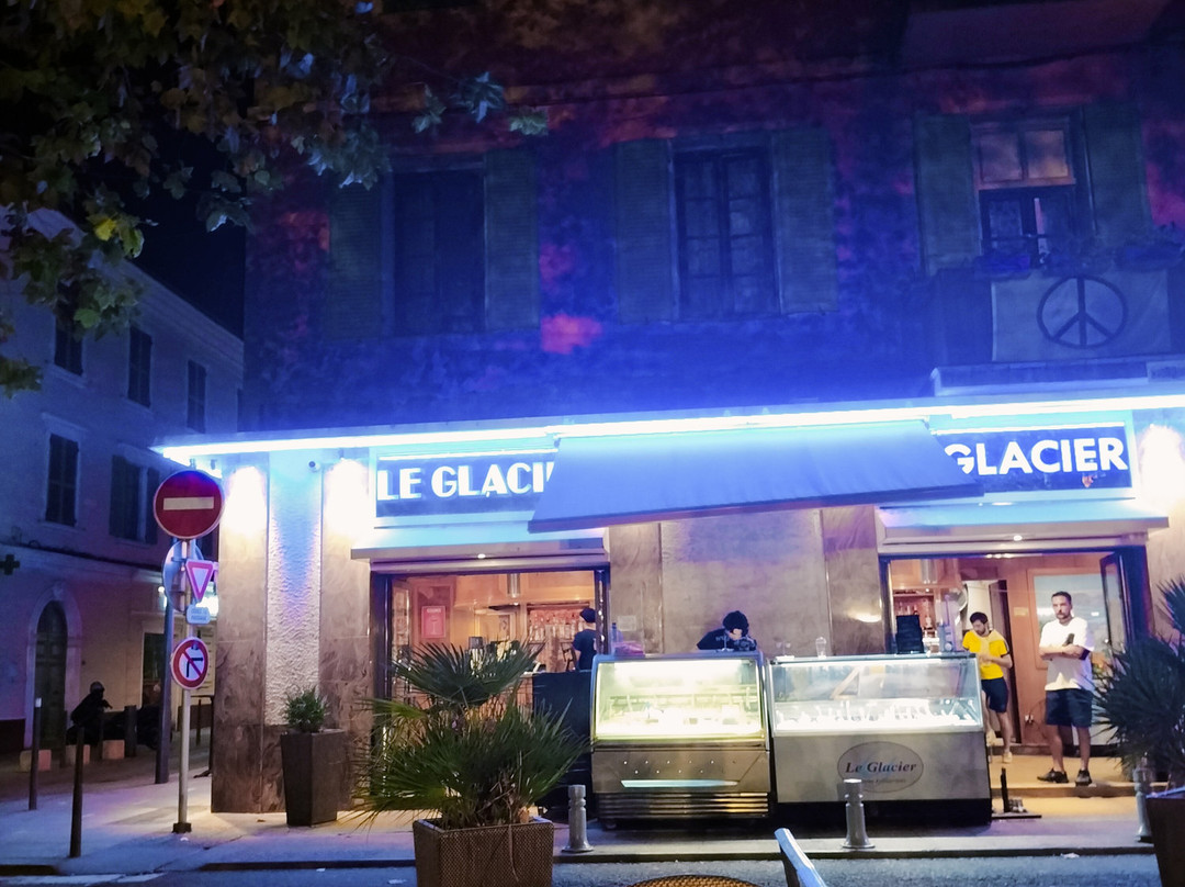 Le Glacier-Ile Rousse必去景点