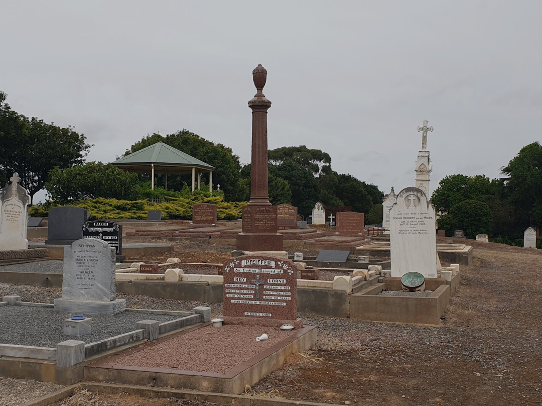 Birdwood Holy Cross Lutheran Church and Cemetery-Birdwood必去景点