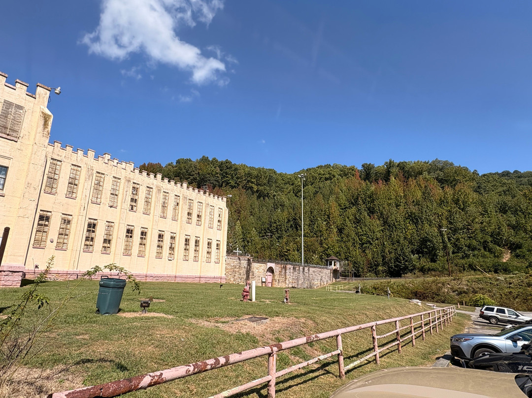 Historic Brushy Mountain State Penitentiary-Petros必去景点