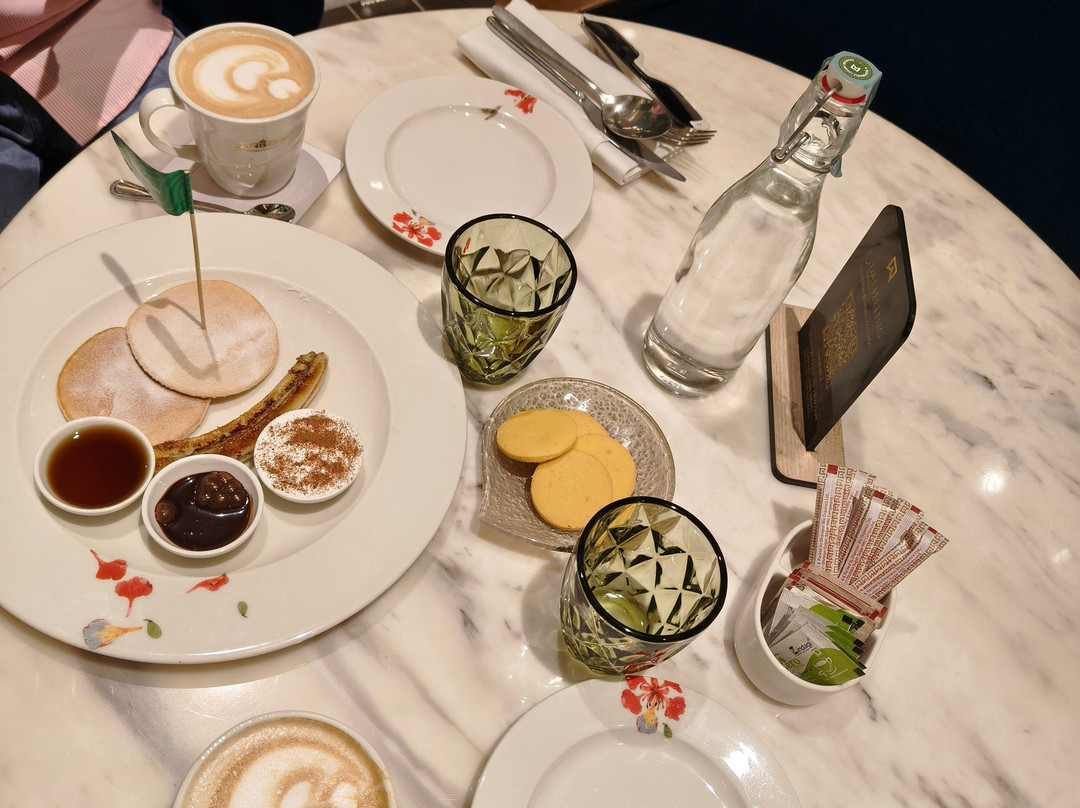 Darjeeling Lounge
