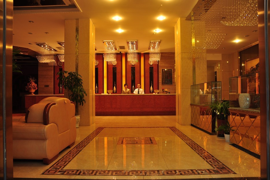 綦瑞假日酒店主图