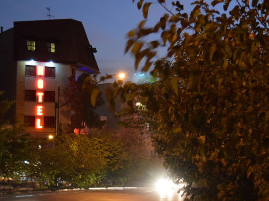 Tehran Esteghbal Apartment Hotel