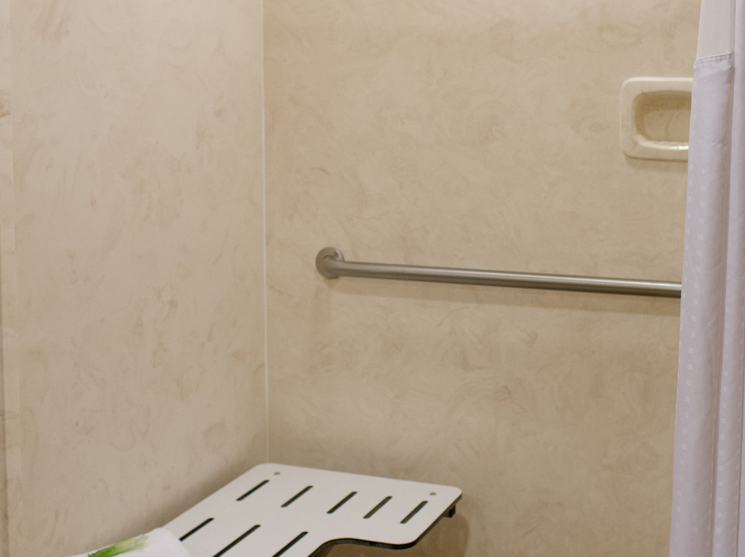 Holiday Inn Express & Suites Oxford By IHG主图