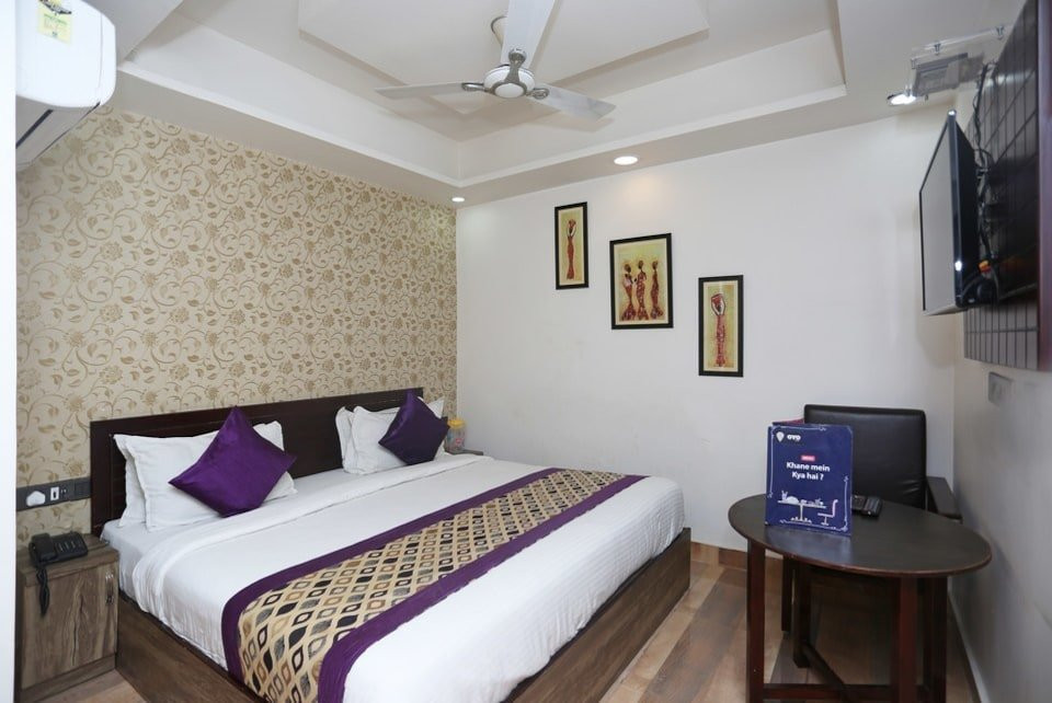 OYO 8961 Hotel RR Palace