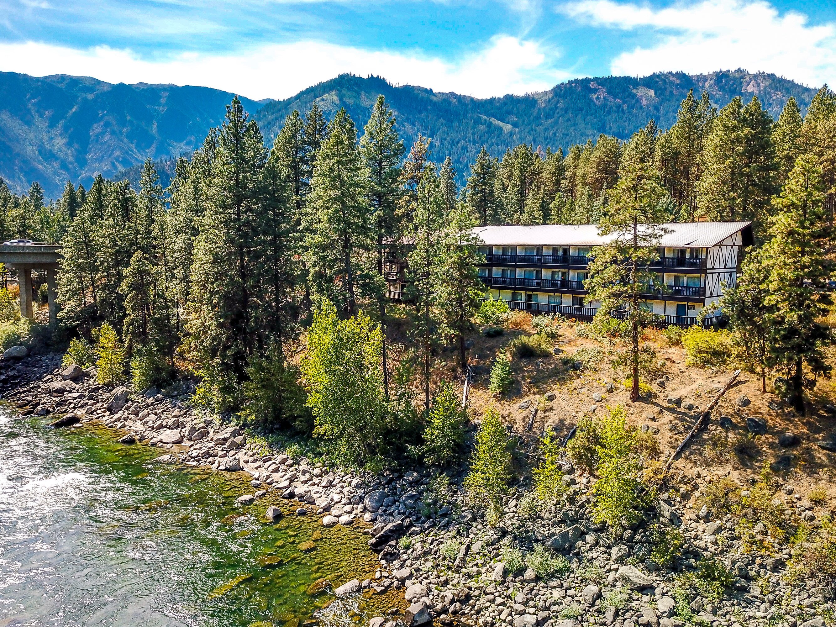 Alpine Rivers Inn-官方