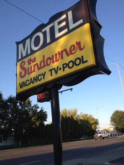 Sundowner Motel