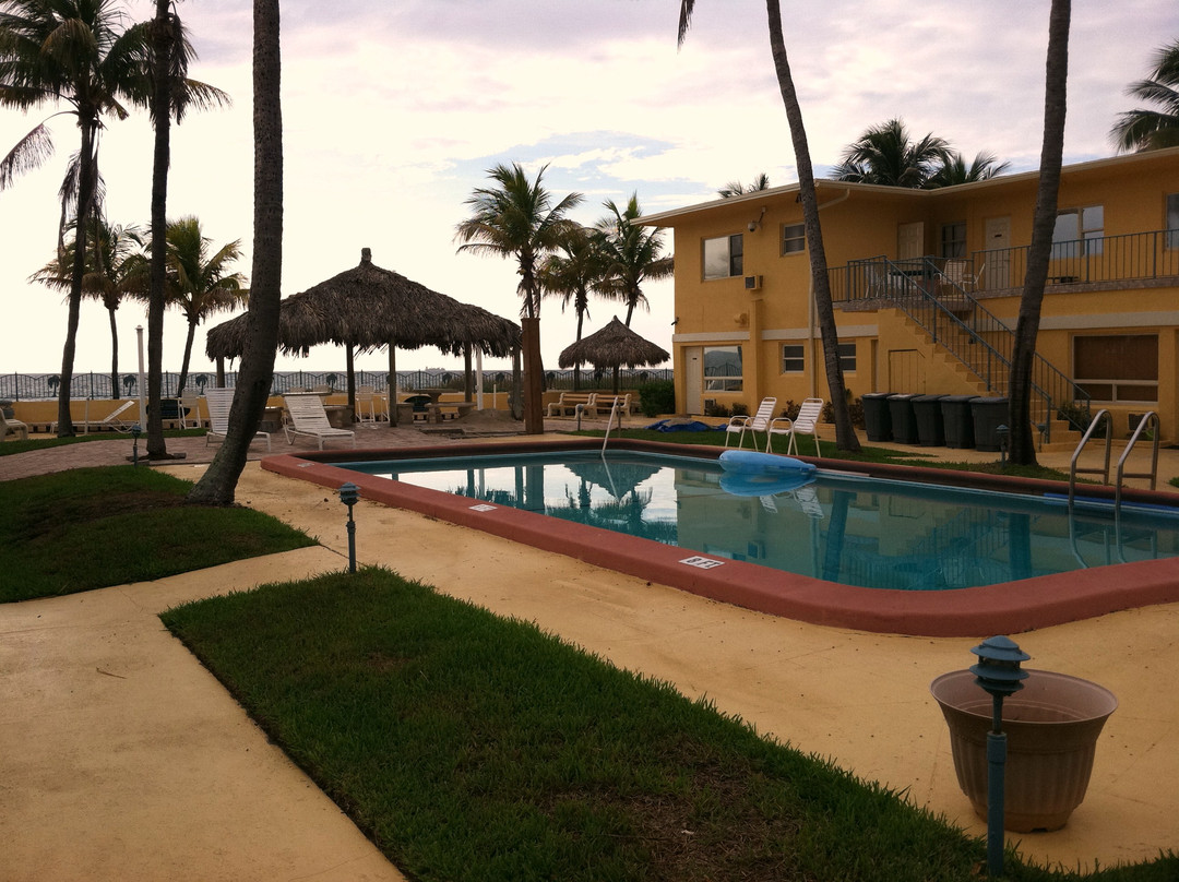 庞帕诺比奇酒店住宿-Ebb Tide Oceanfront Resort