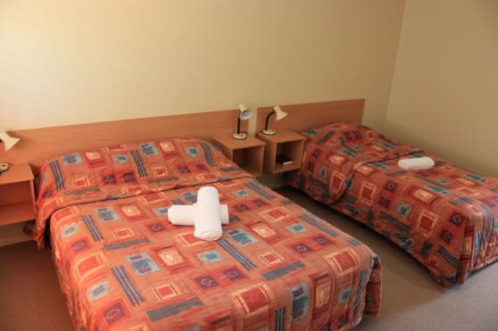 Country Roads Motor Inn-浴室