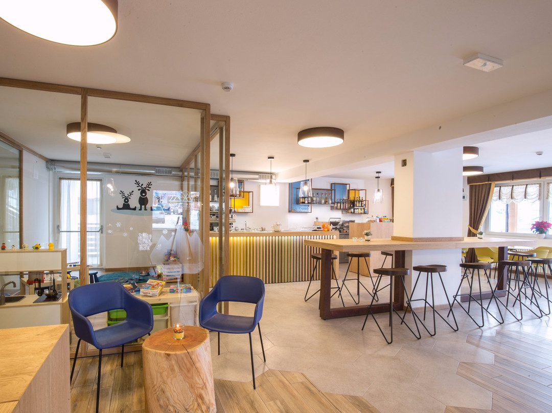 Alpen Color Tonale Hotel