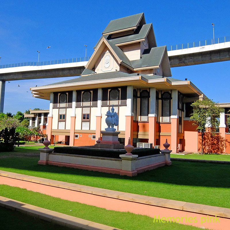 北揽旅游景点-Lat Pho Park