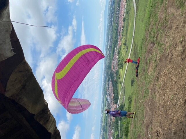 High 5 Paragliding景点图片