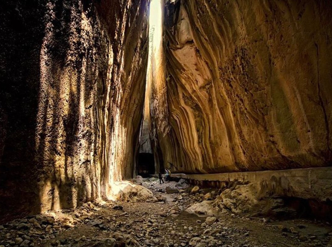 Vespasianus Titus Tunnel景点图片