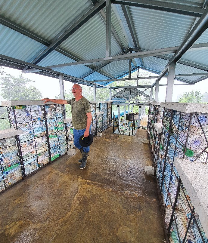 Plastic Bottle Village景点图片