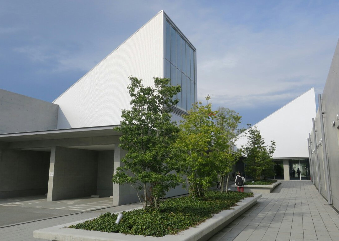 Towada City Library景点图片