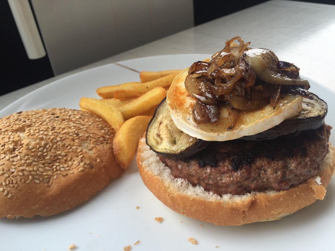 Cala Blava餐馆和美食-Roxy's American Burgers & Pizza