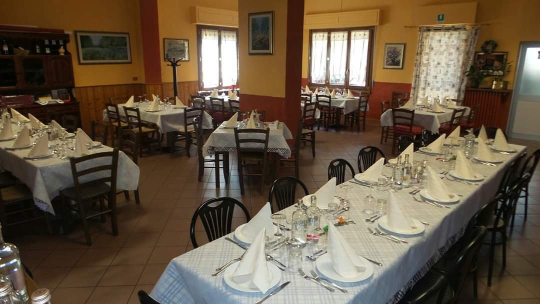 Azzio餐馆和美食-Osteria della Piazza