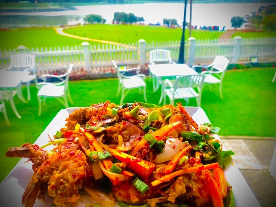 Royal Lake Restaurant