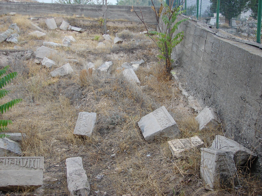 Kırk Kardeşler Mezarlığı-Battalgazi必去景点