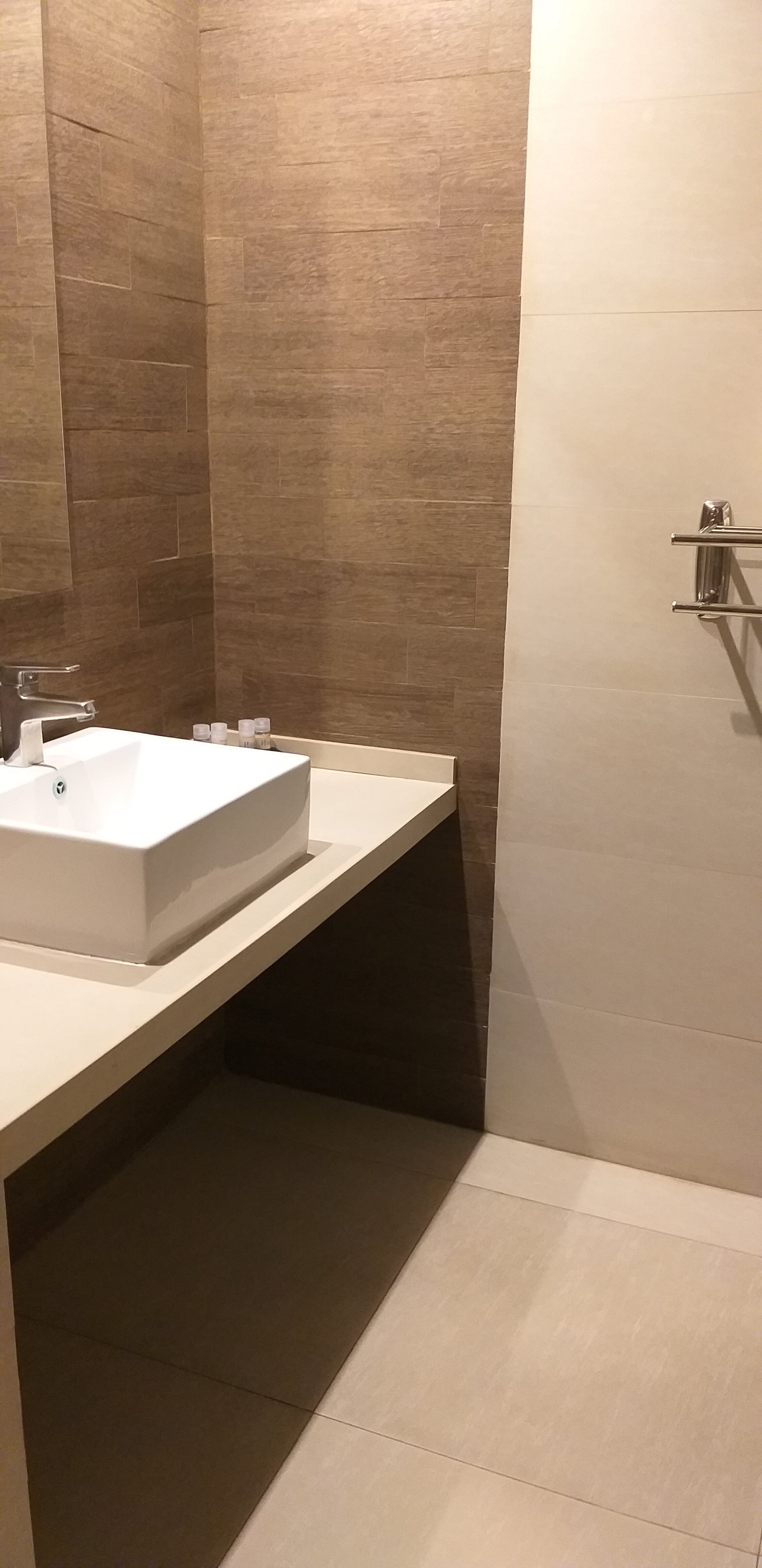 Hotel Plaza Central Canning-浴室