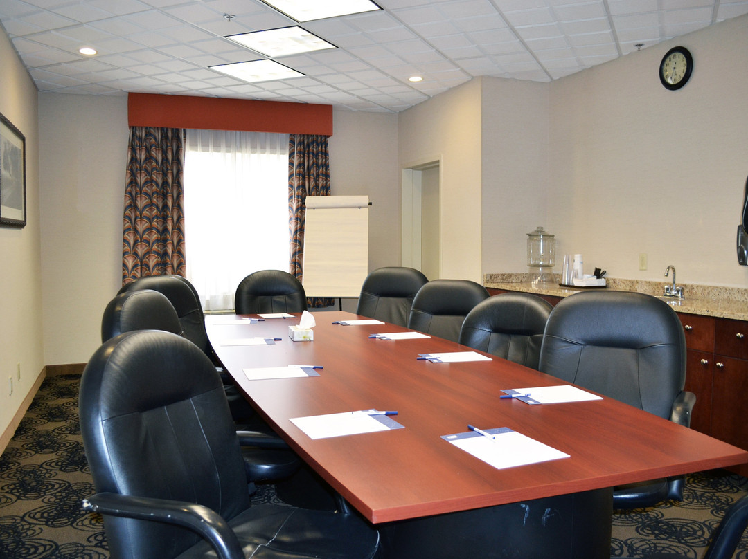 Holiday Inn Express & Suites Hinton By IHG主图