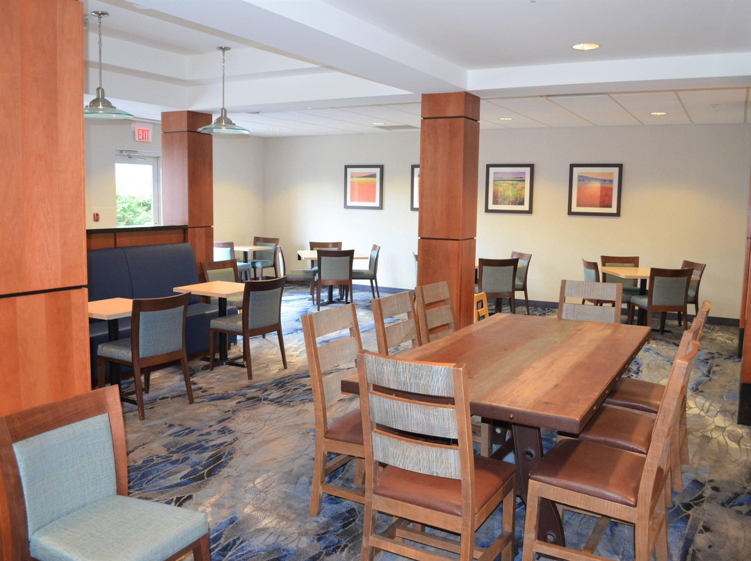 苏圣玛丽万枫套房酒店主图