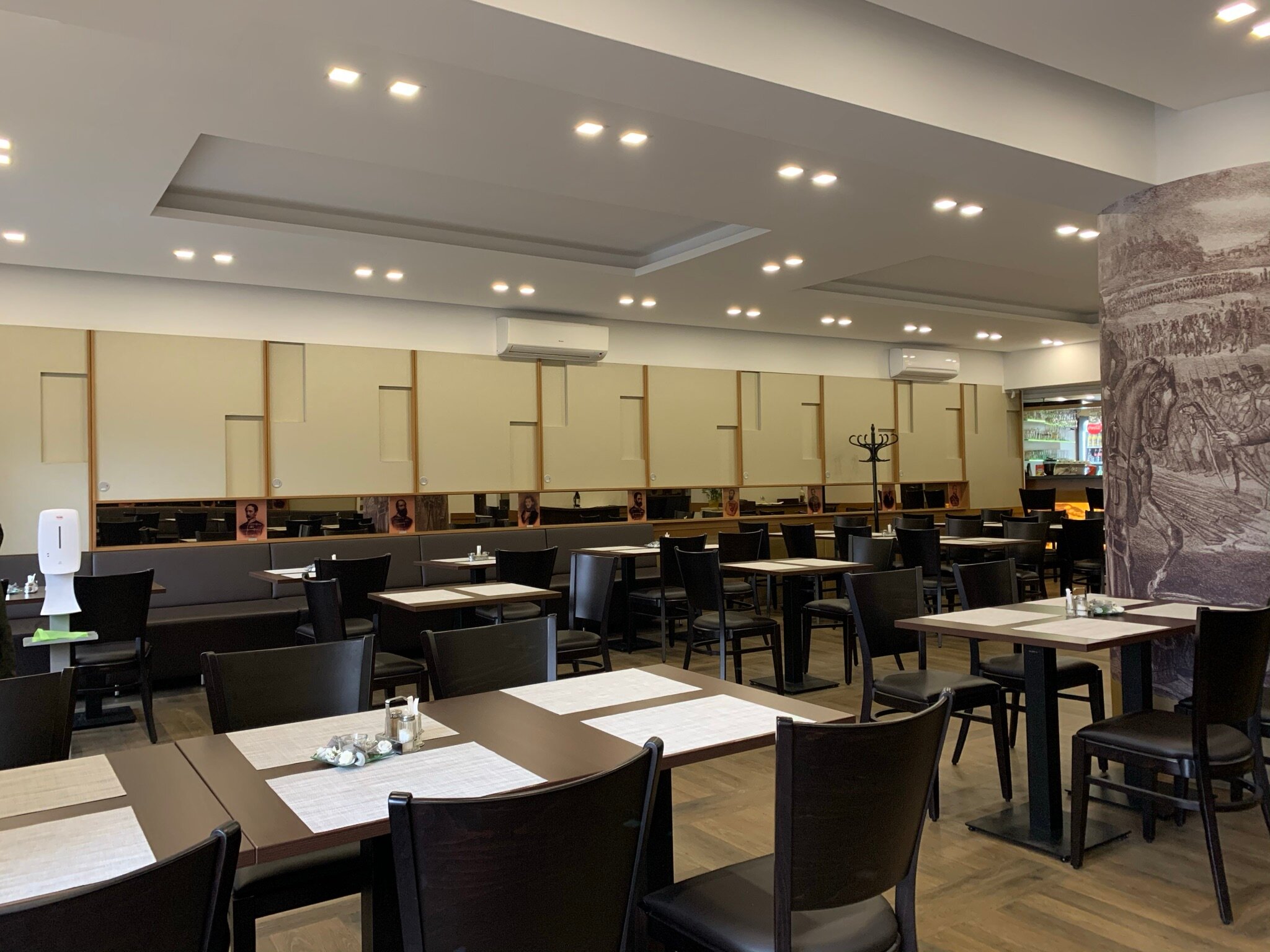 Csata Vendeglo es Panzio-餐饮