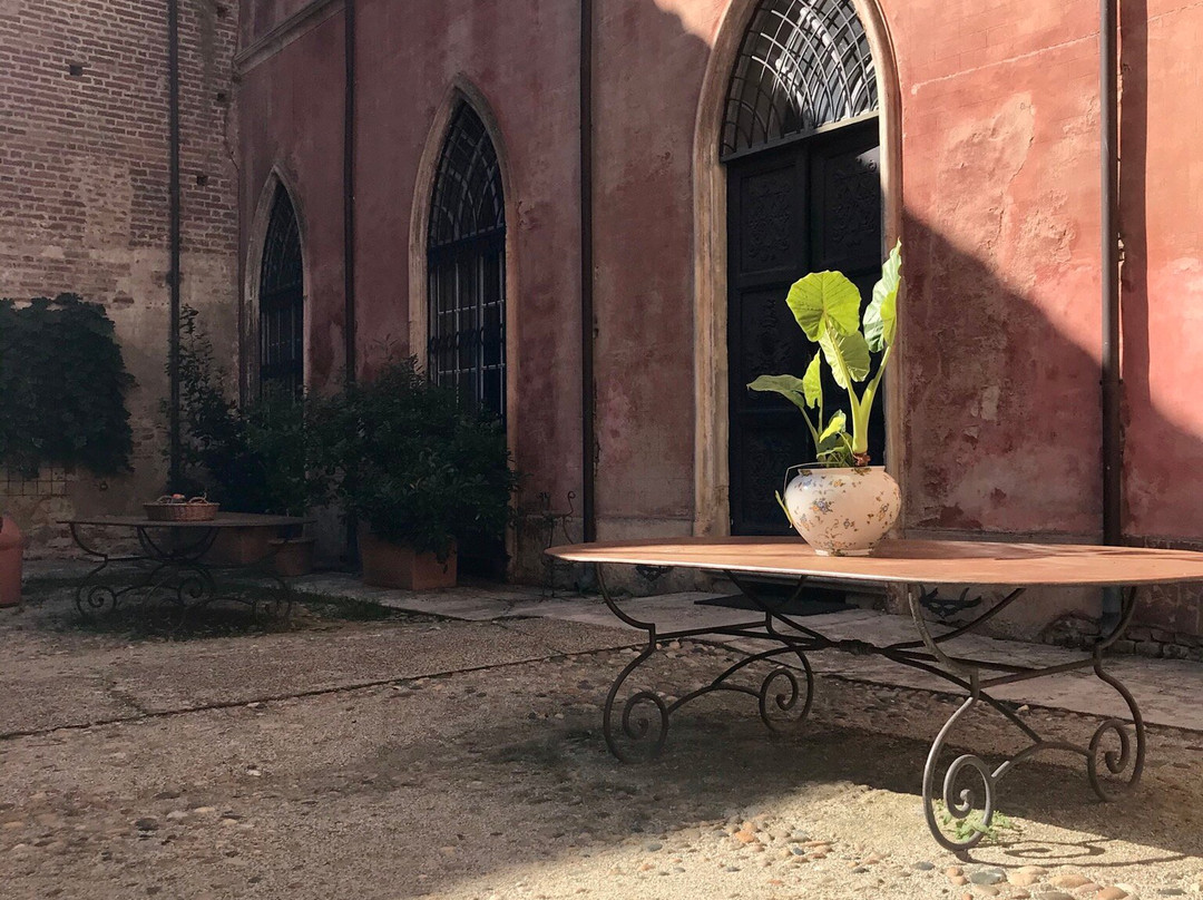Castello Sannazzaro Di Giarole-Giarole必去景点