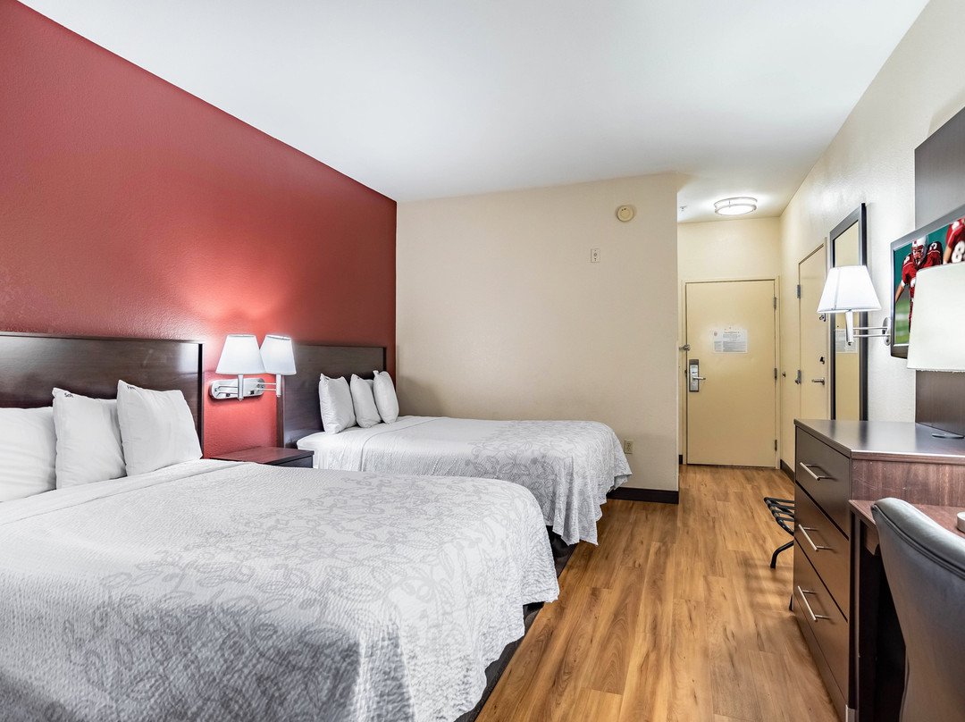 Red Roof Plus+ Henderson主图