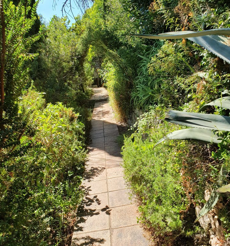 Parc St Bernard-耶尔必去景点