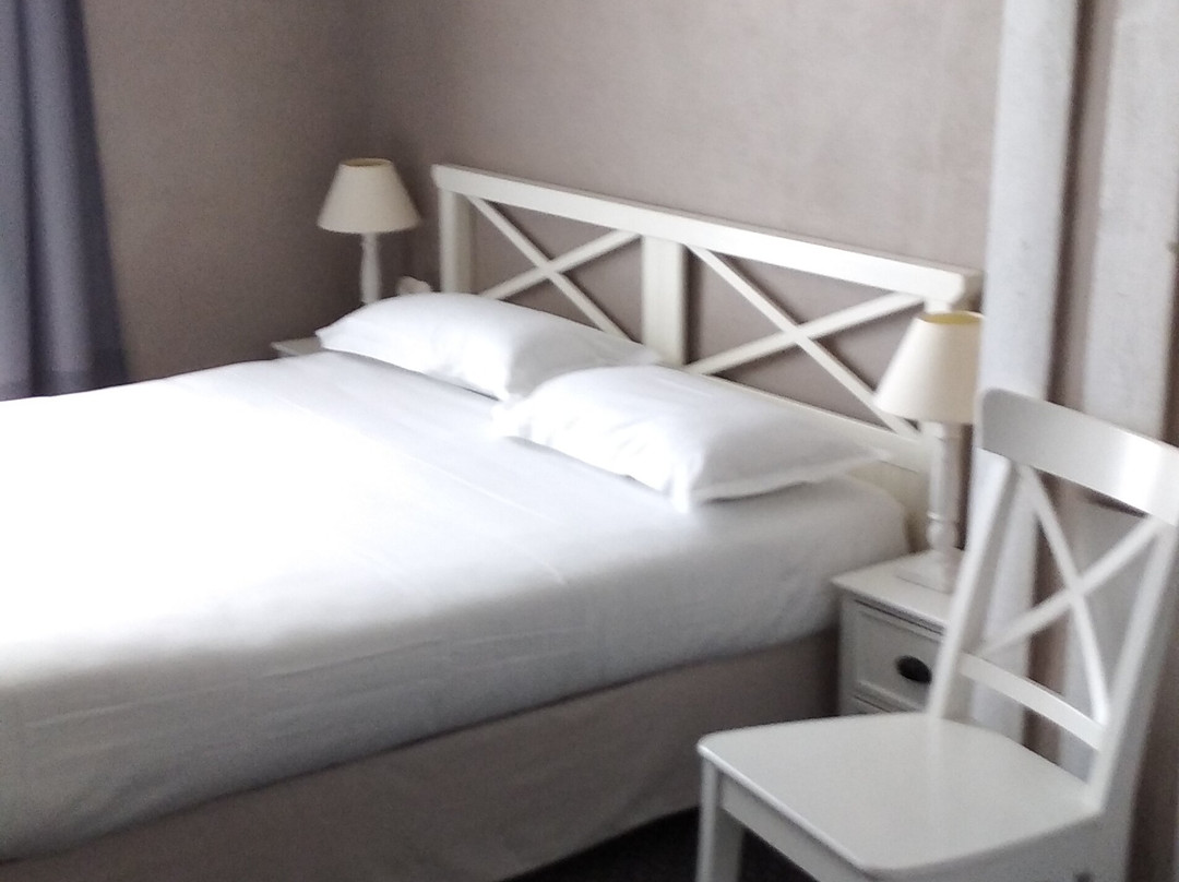 诺曼底酒店主图