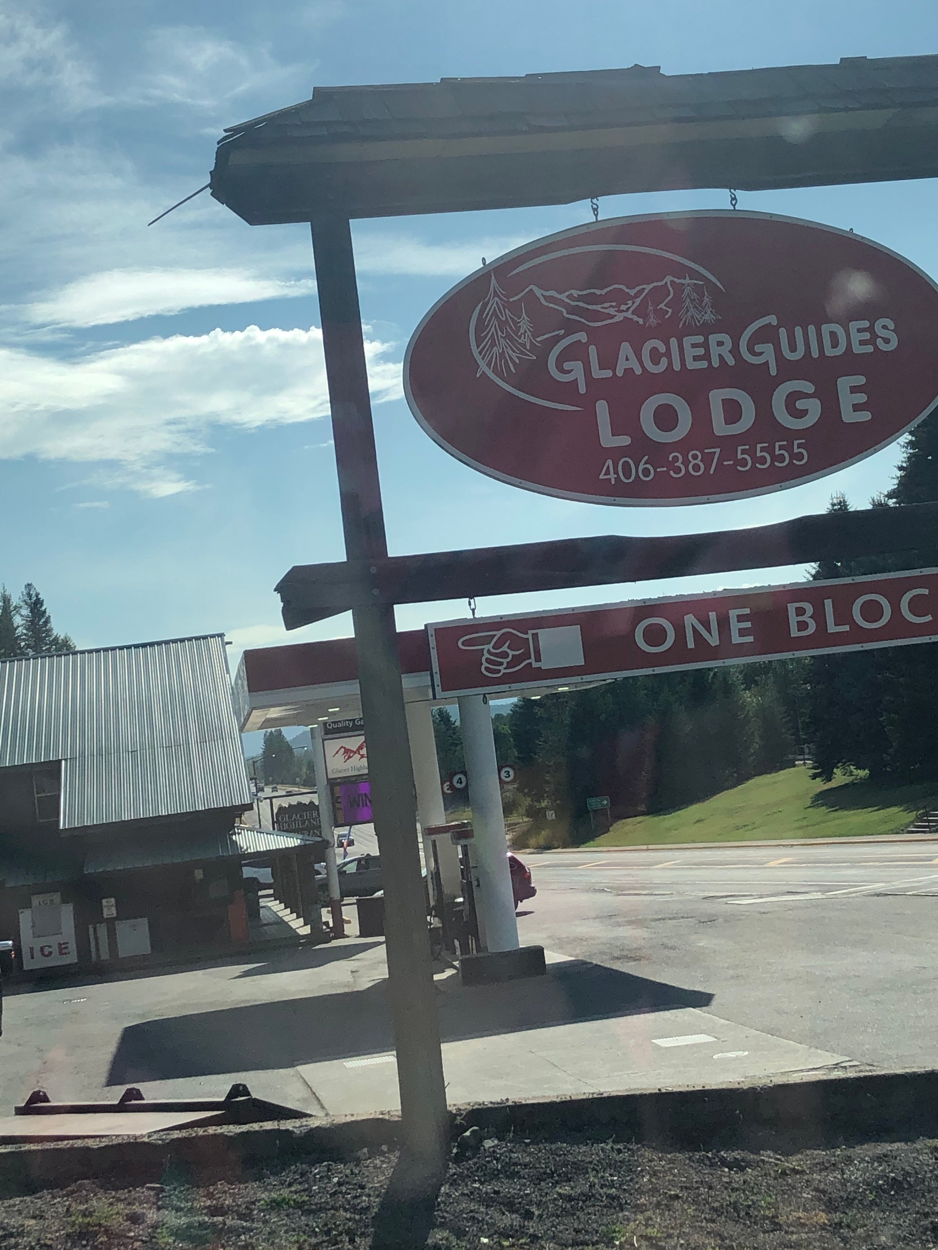 Glacier Guides Lodge-浴室
