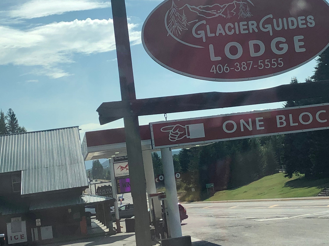 Glacier Guides Lodge主图