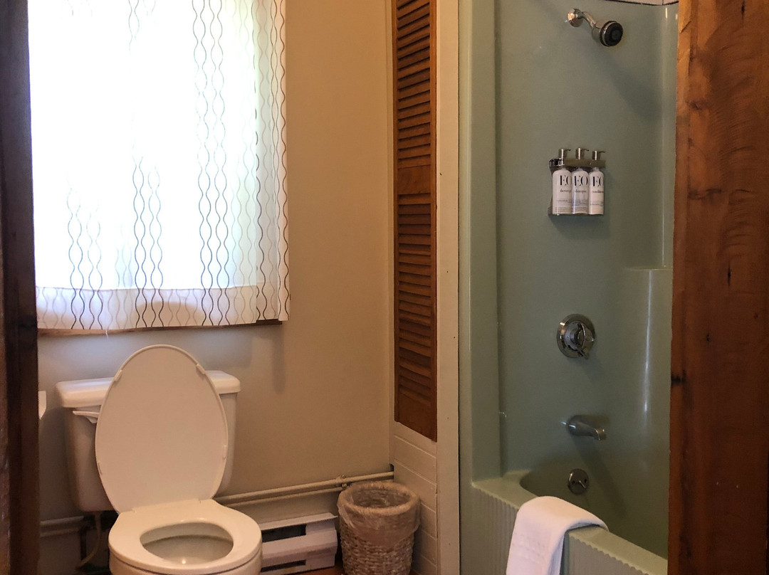 Abbey's Lantern Hill Inn主图