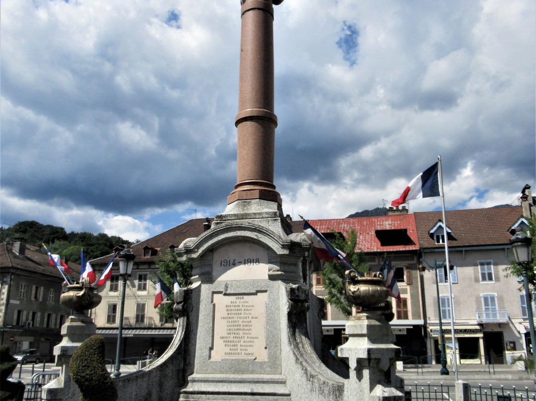 Monument Communal-萨朗什必去景点