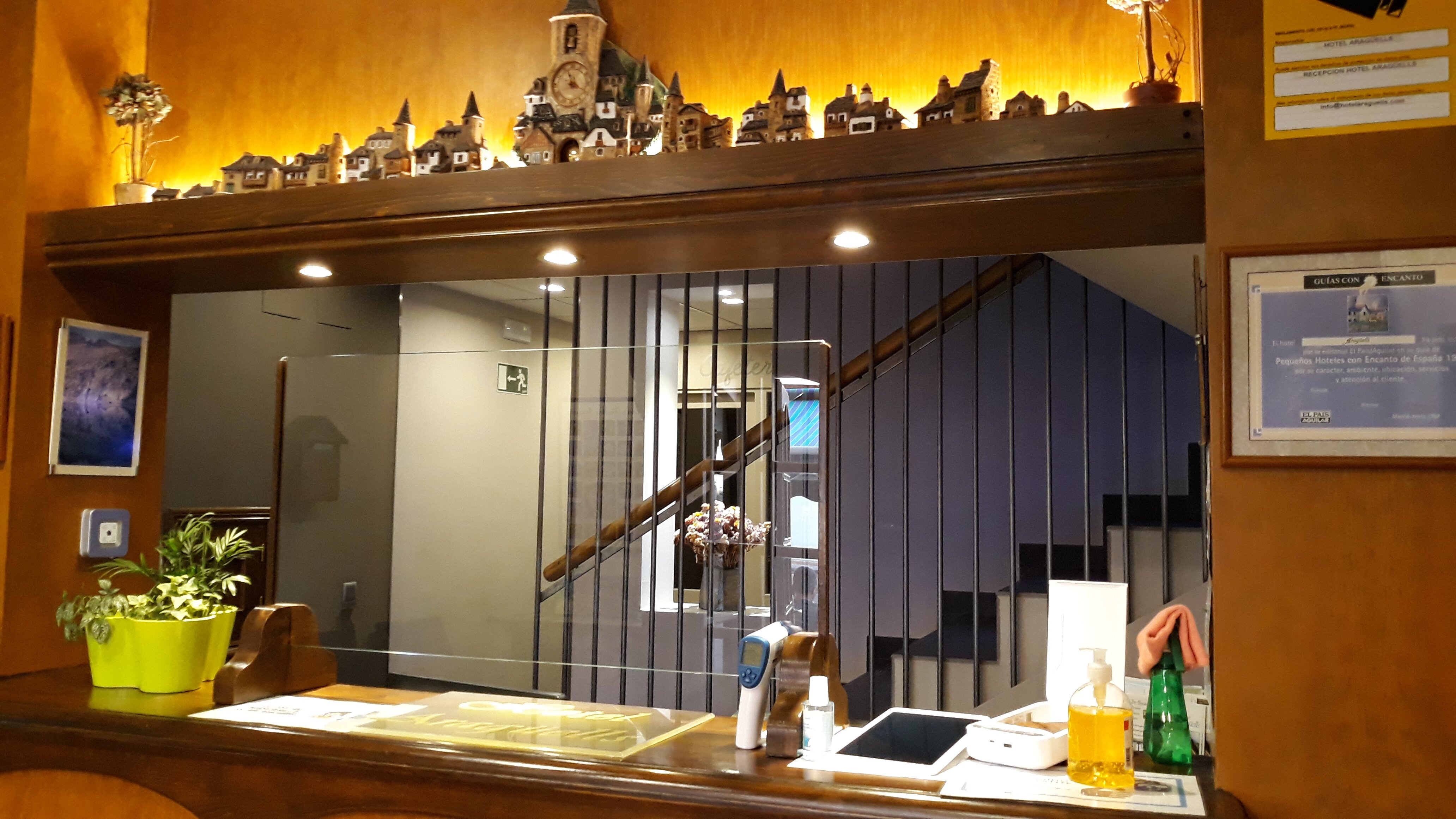 Hotel Araguells-官方