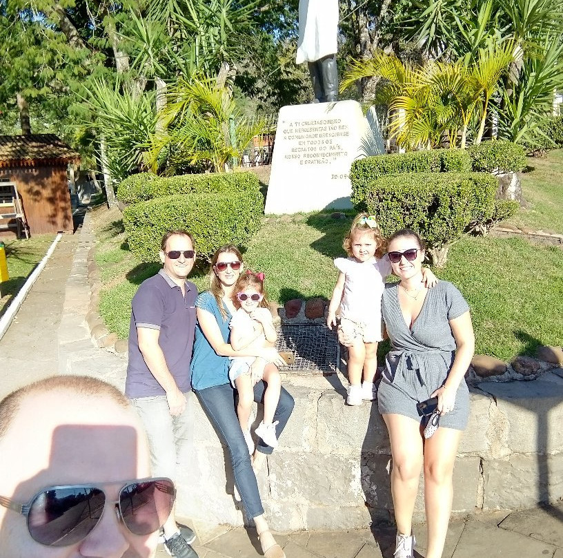 Monumento ao Churrasqueiro-Nova Brescia必去景点