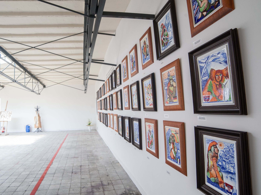 Living Museum of Porcelain in Cmielow景点图片