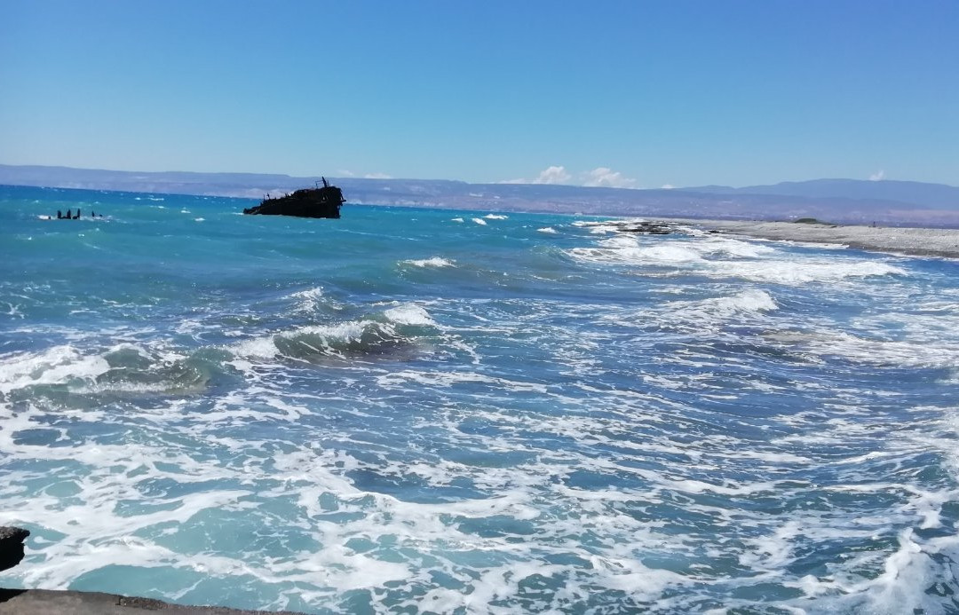 Achaios Shipwreck-Akrotiri必去景点